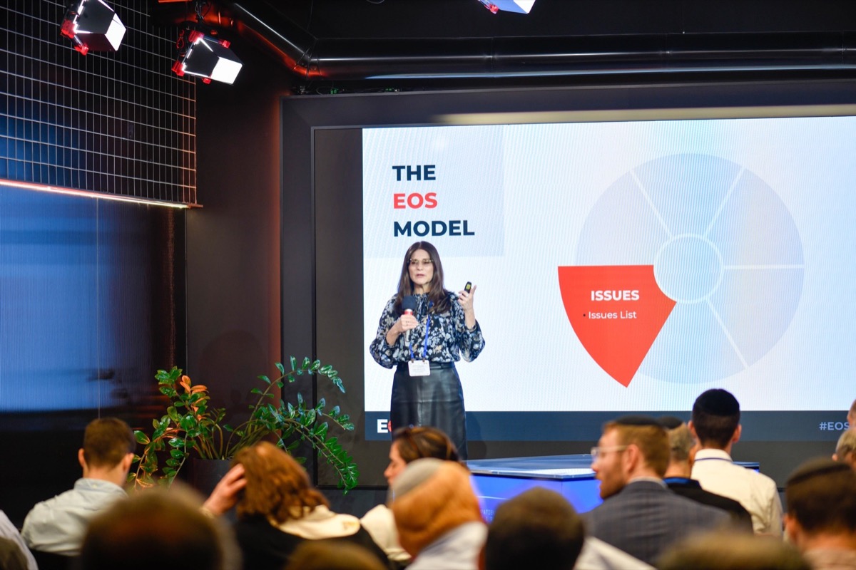 The EOS Model: Vision, People, Data, Issues, Process, Traction